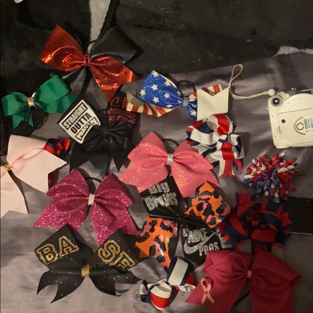 Cheer bows